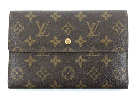 trifold louis vuitton wallet.